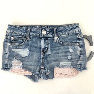 AMERICAN EAGLE Sz 4 Denim Pink Pocket Damaged Super Stretch Jean Shorts